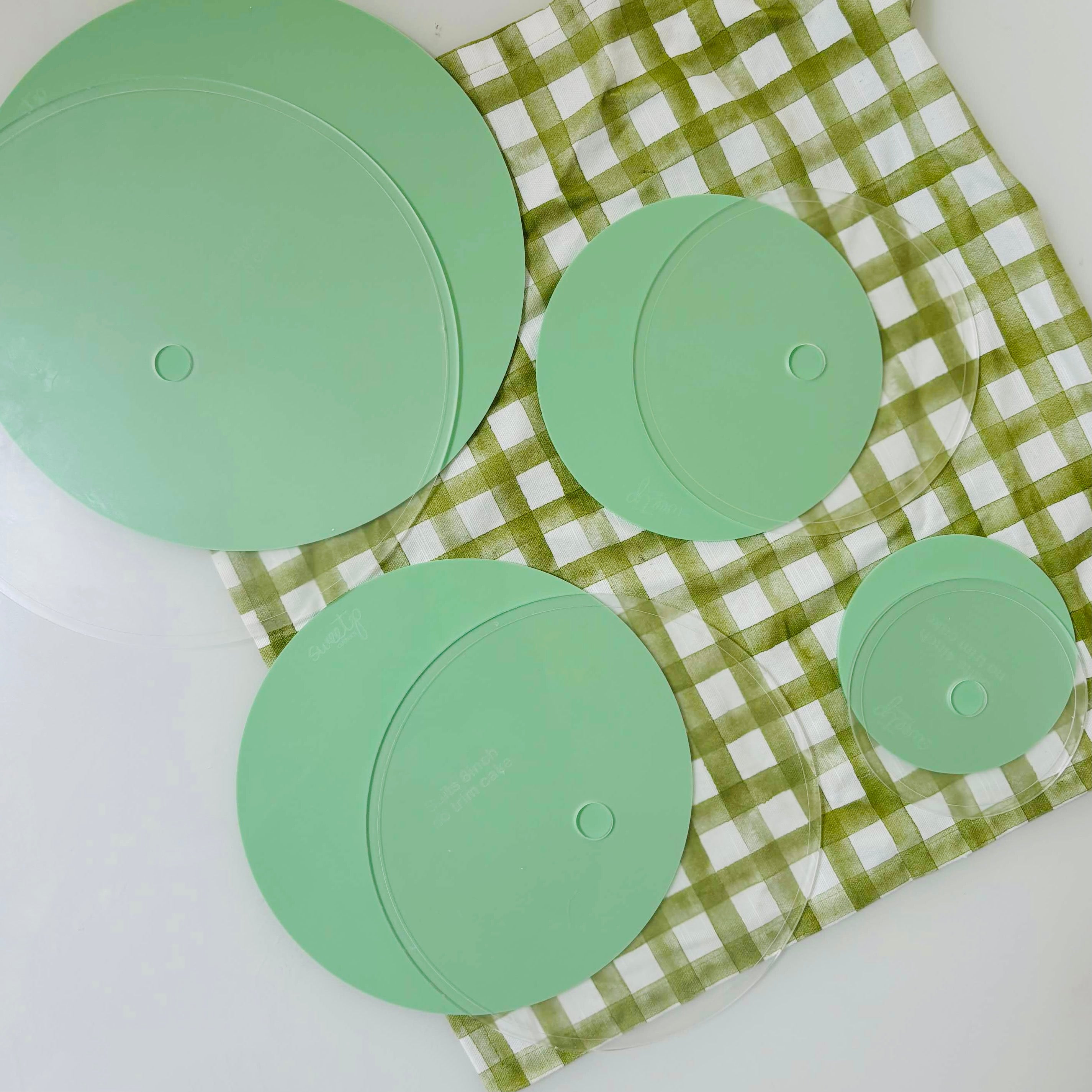 No Trim Acrylic Cake Boards - Set of 2 (SweetP)