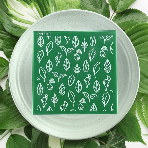Curvy Leaves Pattern Plate
