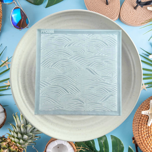 Waves Pattern Plate