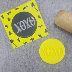 XOXO Debosser