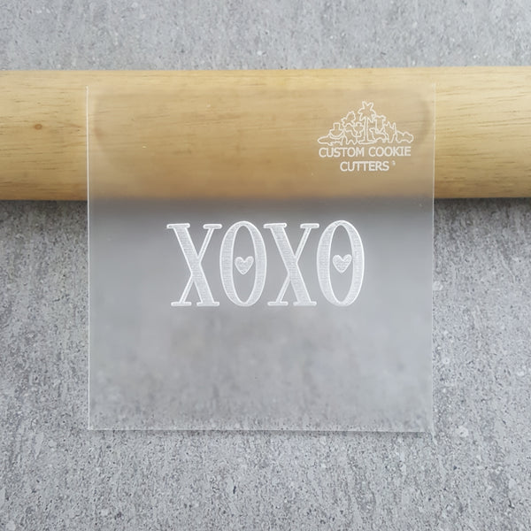 XOXO Debosser