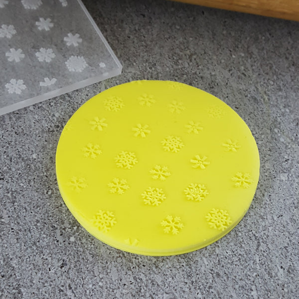 Snow Flakes Pattern Plate