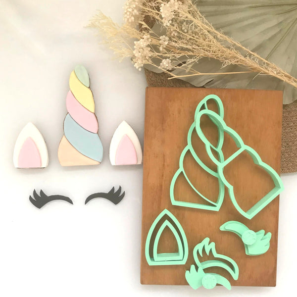 Unicorn Cake Cutter Set (SweetP Cakes and Cookies)