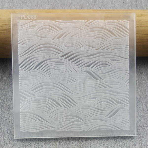 Waves Pattern Plate