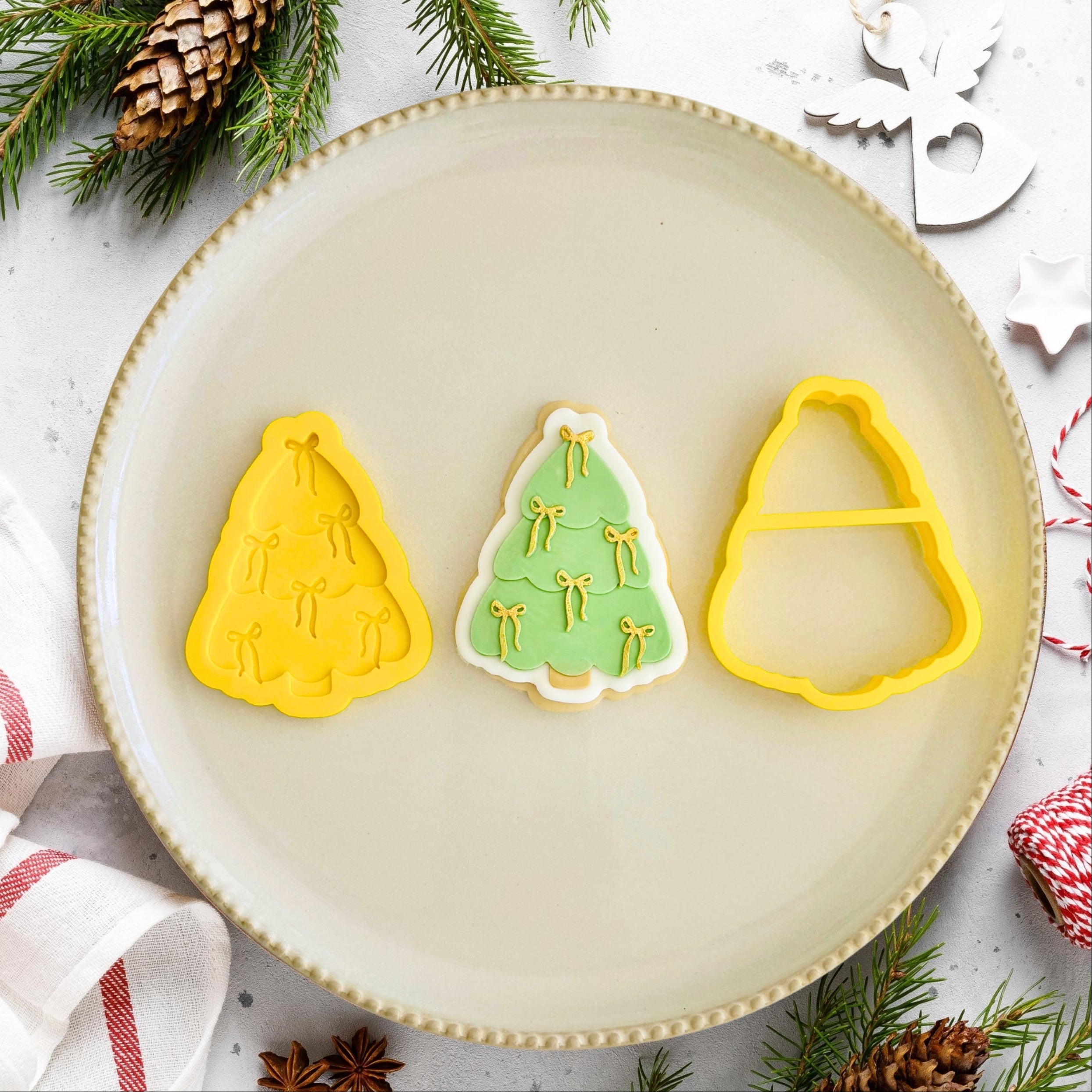 Christmas Tree with Bows Cutter & Debosser Set