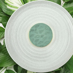 Curvy Leaves Pattern Plate