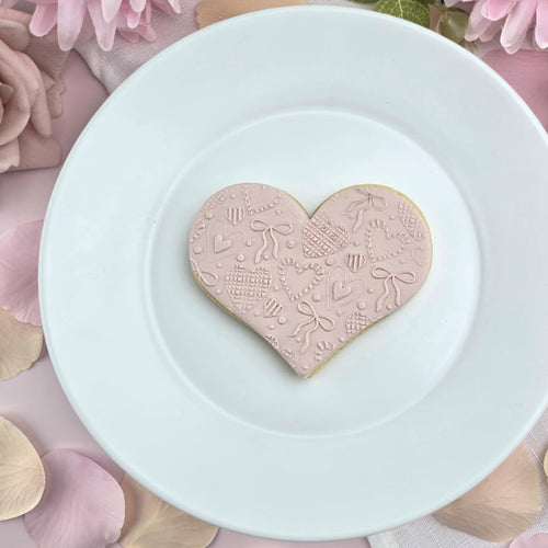 Hearts & Bows Pattern Plate