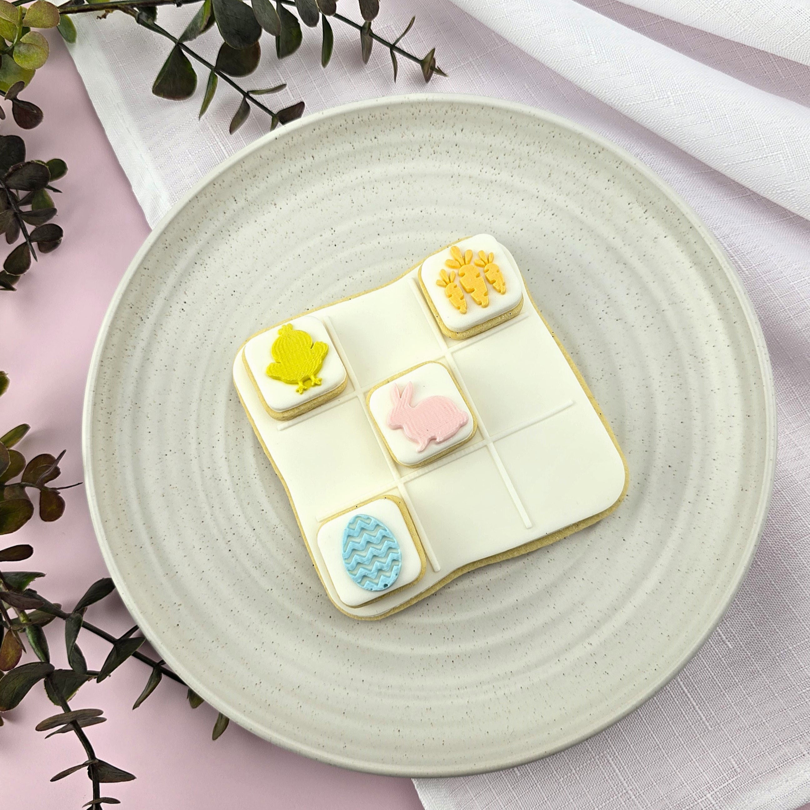 Hot Cross Bun Tic Tac Toe Cutter & Debosser Set