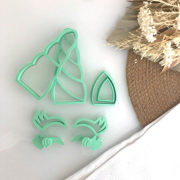 Unicorn Cake Cutter Set (SweetP Cakes and Cookies)